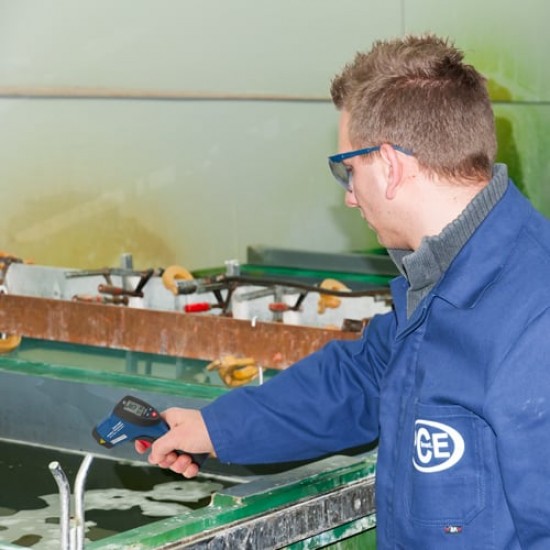 PCE-889B-ICA Infravörös hőmérő kalibrálva