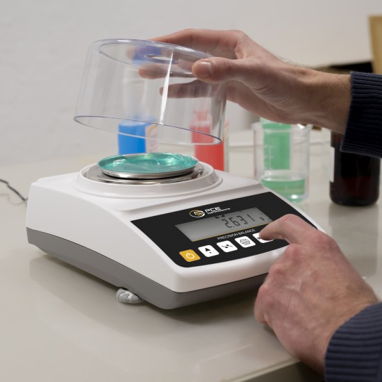 PCE-BT 200-ICA Precíziós mérleg kalibrálva