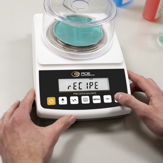 PCE-BT 200-ICA Precíziós mérleg kalibrálva