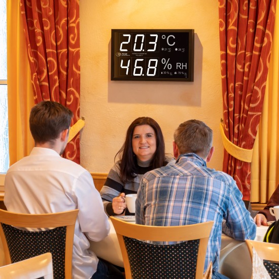 PCE-EMD 5-ICA Hőmérséklet- és páratartalom kijelző kalibrálva