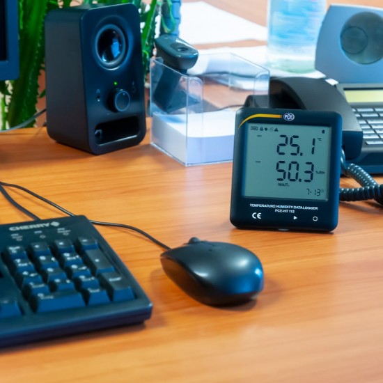 PCE-HT 112-ICA Hőmérséklet- és páratartalom-adatgyűjtő kalibrálva