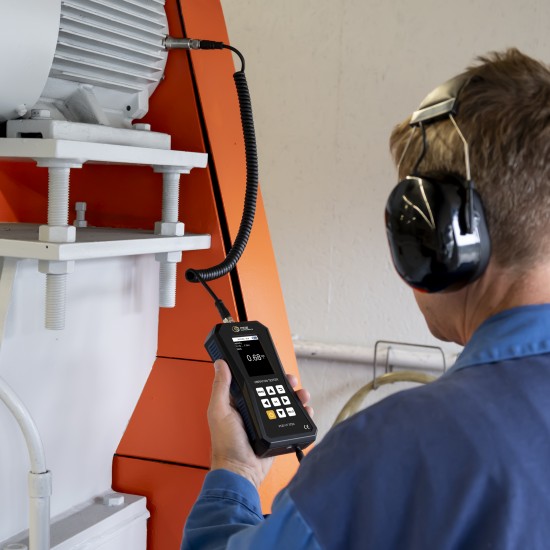 PCE-VT 3750-ICA Rezgésmérő kalibrálva